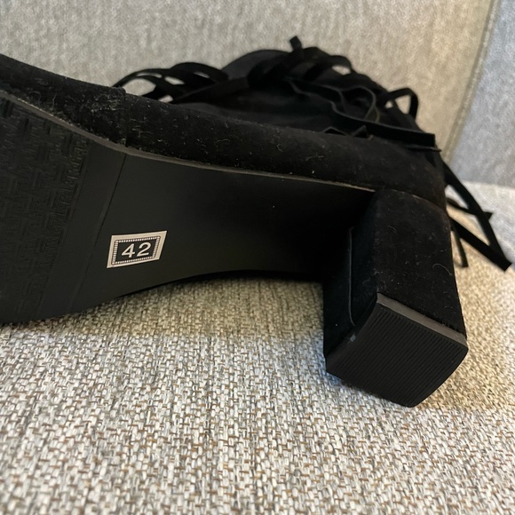 Black Fringe Block Heel Booties. - Picture 3 of 8